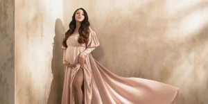 7 Gaya Maternity Shoot Margin Wieheerm dengan Gaun Berbelahan Tinggi, Elegan Banget!
