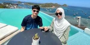 Momen Romantis Alvin Faiz dan Henny Rahman Liburan ke Labuan Bajo, Tinggal Anak-Anak?