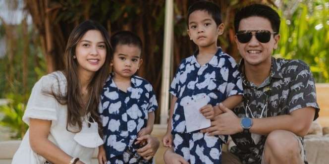 5 Tahun Menikah, Ini Potret Hangat Keluarga Alisia Rininta yang Sudah Dikaruniai 2 Anak