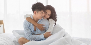 4 Cara Mudah Puaskan Suami saat Bercinta, Istri Wajib Tahu nih!
