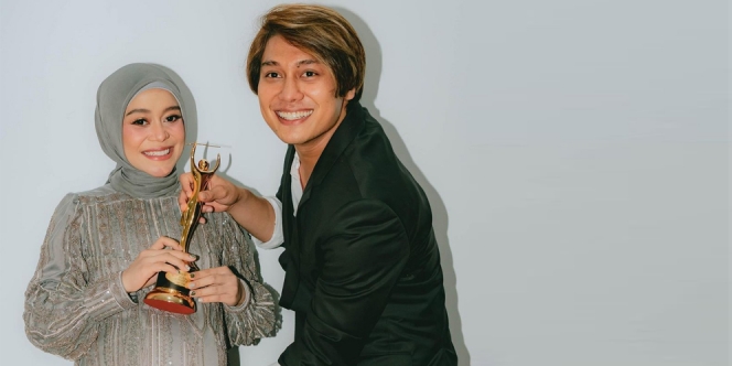 7 Gaya Pasangan Selebriti di AMI Awards 2021, Lesti Kejora dan Rizky Billar Gemesin Banget