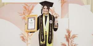 10 Momen Wisuda Prilly Latuconsina, Lulus Tepat Waktu dan Jadi Sarjana Terbaik