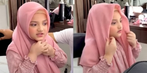 Punya Cita-Cita Jadi Ustazah, Ini Potret Arsy Hermansyah Gemas Pakai Hijab Segi Empat Sendiri