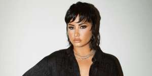 Makin Ekstrem, Ini Potret Terbaru Demi Lovato dengan Rambut Botaknya