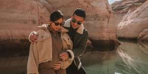 7 Potret Nikita Willy Berkunjung ke Antelope Canyon, Tetap Tampil Stylish dengan Baby Bump-nya