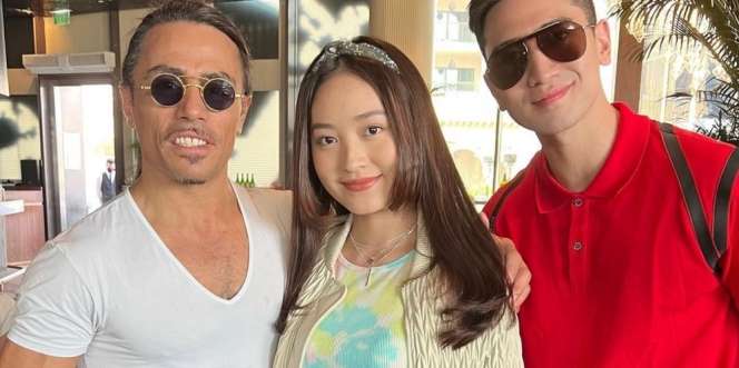 Potret Natasha Wilona Makan Mewah Bareng Verrell Bramasta di Dubai, Disajikan Langsung Oleh Salt Bae!