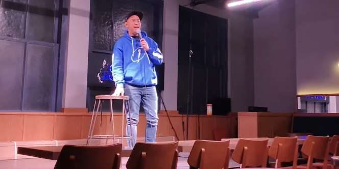 Mulai dari Nol, Pandji Pragiwaksono Kejar Karir Stand Up Comedy di New York