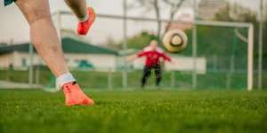 Pemain Depan dalam Permainan Sepak Bola, Posisi Lain serta Tugasnya