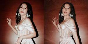 7 Pesona Prilly Latuconsina Pakai Dress Satin Belahan Tinggi, Hadiri Premiere Film Kukira Kau Rumah