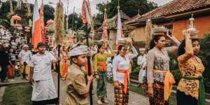Nama Pakaian Adat Bali untuk Pria dan Wanita, Lengkap dengan Makna, Jenis, serta Unsurnya