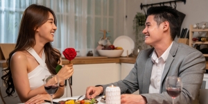 Rayakan Valentine dengan Dinner Romantis di Rumah? Ini 6 Hal yang Perlu Kamu Persiapkan