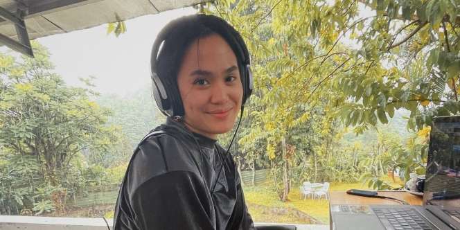 Sheryl Sheinafia Alami Syaraf Kejepit, Harus Menggunakan Postur Corector dan Penyangga Leher