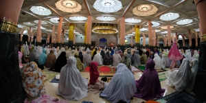 Niat Sholat Tarawih Berjamaah dan Witir 3 Rakaat Ramadhan 2022, Lengkap dengan Tata Cara Pelaksanaannya
