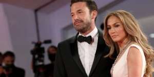 Jennifer Lopez Kenakan Cicin Berlian Seharga Rp144 Miliar Usai Tunangan dengan Ben Affleck