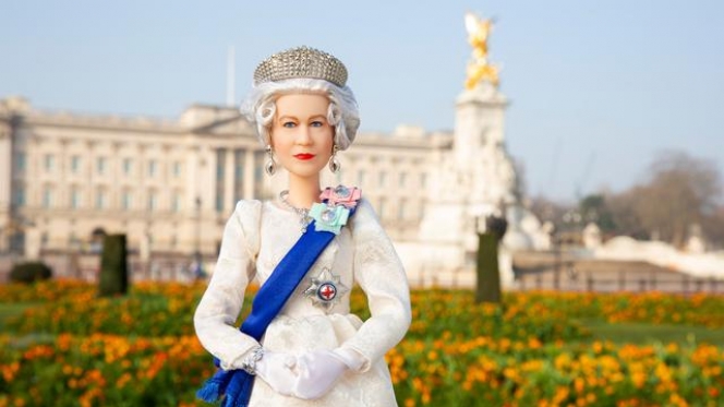 Ulang Tahun ke-96, Ratu Elizabeth II Dapat Hadiah Boneke Barbie Mirip Dirinya
