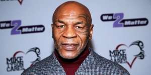 Mike Tyson Pukuli Penumpang Pesawat usai Dilecehkan, Sempat Ditahan oleh Pihak Kepolisian