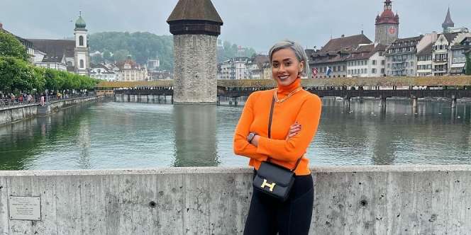 Bak Warga Asli Prancis, Ini 12 Gaya OOTD Kimmy Jayanti Saat Liburan di Paris dengan Baju Serba Branded-nya