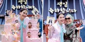 12 Momen Surprise Terbaru Ulang Tahun Ayu Ting Ting, Pakai Hanbok dan Ditemani Standee BTS