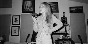 Lirik Lagu because i liked a boy - Sabrina Carpenter 