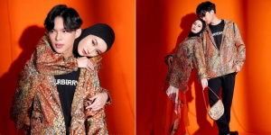 Romantisnya Nggak Ada Lawan, Ini Pemotretan Terbaru Rey Mbayang dan Dinda Hauw Kompak Pakai Outfit dari Burberry