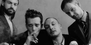 Lirik Lagu The 1975 - Happiness