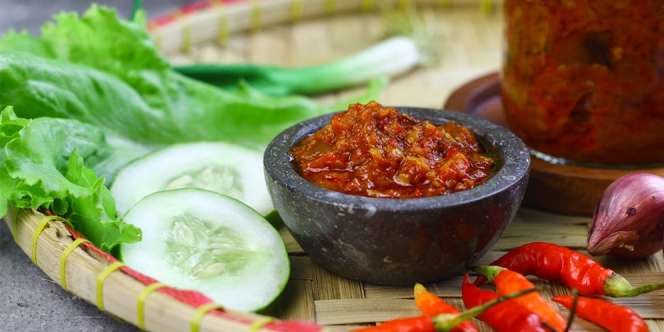 9 Resep Sambal Pecel Lele ala Kuliner Pinggir Jalan, Enak sekaligus Gurih