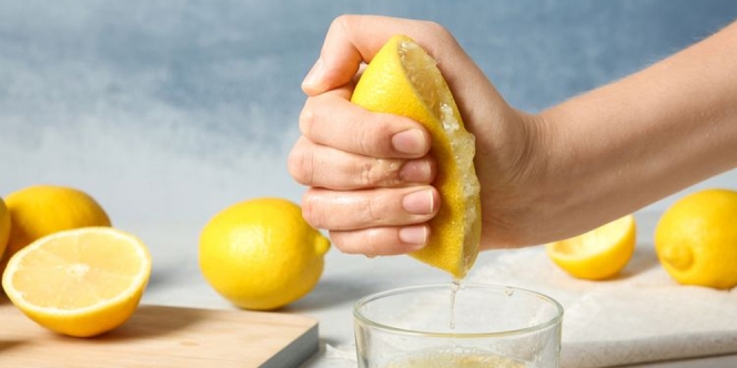 Minum Air Perasan Lemon Bisa Turunkan Berat Badan, Mitos atau Fakta?
