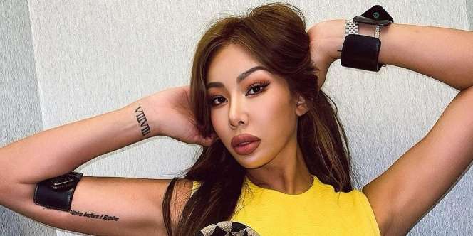 Beda dari Bintang K-Pop Pada Umumnya, Ini 10 Potret Jessi yang Miliki Kulit Eksotis dan Body Goals Abis