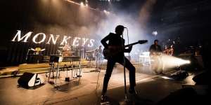 Lirik Lagu Body Paint ' - Arctic Monkeys