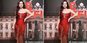 Disebut Spek Bidadari, Gaya Ariel Tatum di After Party Paris Fashion Week 2023 Pakai Kain Sultra Tenun Merah Bikin Terpukau Netizen