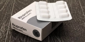 Perbedaan Ibuprofen dan Paracetamol, Dilihat dari Dosis dan Efek Sampingnya
