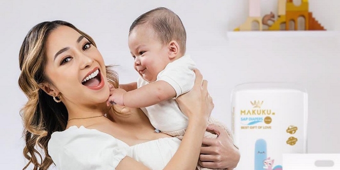 Nikita Willy Pilih Terapkan Metode BLW untuk MPASI Baby Izz, Ini Manfaatnya