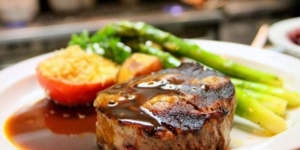 5 Cara Membuat Steak Daging Sapi Enak Bikin Meleleh!