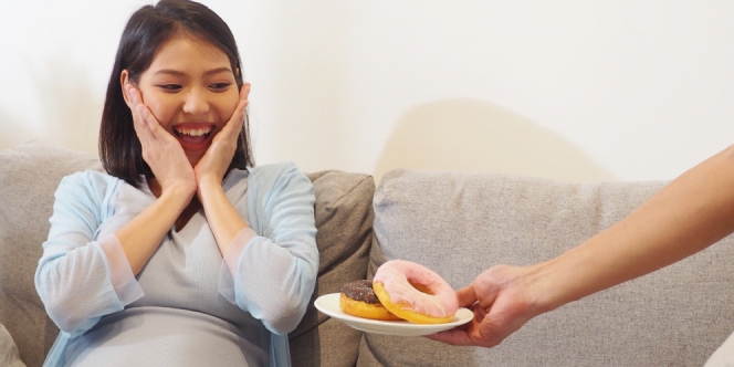 Ngidam Makanan Manis Tandanya Hamil Anak Perempuan, Mitos atau Fakta?