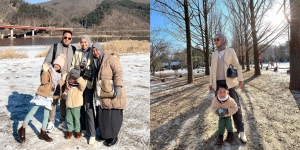 7 Potret Keluarga Poppy Bunga Liburan ke Korea Selatan, Seru-Seruan Main Salju bareng Anak 