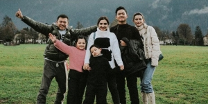 Anang-Ashanty Bertemu Keluarga Besar Sarah Menzel saat Liburan ke Swiss, Ngomongin Pernikahan?