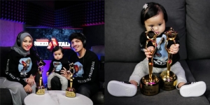 Pegang Dua Piala Sekaligus, Ini Potret Ameena Dapat Penghargaan Baby Of The Year
