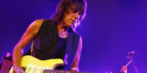 Johnny Deep Berduka Jeff Beck Sang Gitaris Legendaris Meninggal Dunia Akibat Meningitis