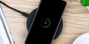 Smartphone Baru Harus Dicas 8 Jam Dulu, Mitos atau Fakta?