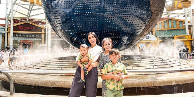 Dikabarkan Bangkrut Karena Ketipu, Jessica Iskandar Justru Jalan-Jalan ke Singapura Bareng Anak Tanpa Ditemani Suami 