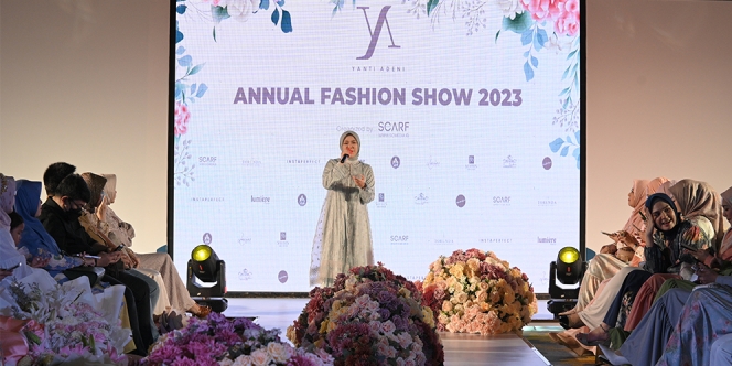 Bertemakan 'Bloom in Fantasy', Yanti Adeni Resmi Gelar Fashion Show Tunggal Perdananya
