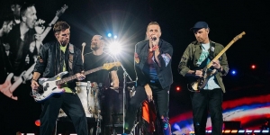 Coldplay Dikabarkan Bakal Gelar Konser di Jakarta 15 November, Ini Prediksi Harga Tiketnya!