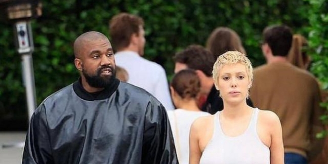 Kanye West Pamer Istri Baru, Outfit Bianca Censori Bikin Netizen Salfok!