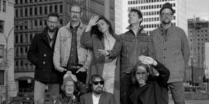 Lirik Lagu Stay Happy - Broken Social Scene