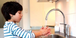 Pentingnya Mengajari Anak Mencuci Tangan secara Teratur