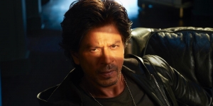Shah Rukh Khan Alami Kecelakaan saat Syuting sampai Harus Jalani Operasi