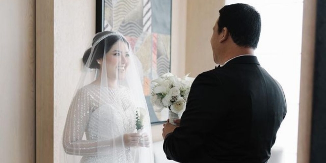 Tina Toon Unggah Momen Saat Hari Pernikahannya - Bagikan Banyaknya Cobaan Menuju Hari H! 