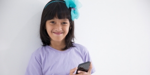 4 Nasihat Kepada Anak Ketika Sudah Mulai Main Media Sosial