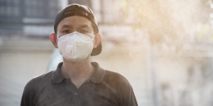 Imbas Polusi Udara Jakarta, Apa Sih Dampaknya untuk Paru-paru Para Pekerja yang Hilir Mudik di Jalanan?