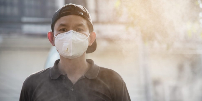 Imbas Polusi Udara Jakarta, Apa Sih Dampaknya untuk Paru-paru Para Pekerja yang Hilir Mudik di Jalanan?